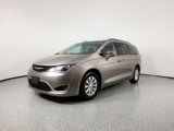 Used 2017 Chrysler Pacifica Touring-L image 3