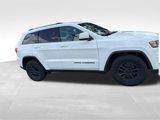 Used 2019 Jeep Grand Cherokee Laredo image 2