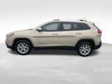 Used 2015 Jeep Cherokee Latitude image 2