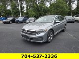 Used 2024 Volkswagen Jetta SE image 2