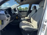 Used 2018 Kia Sorento LX image 3