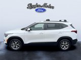 Used 2022 Kia Seltos EX image 4