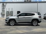New 2025 Jeep Compass Latitude image 4