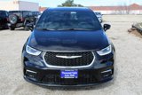 New 2025 Chrysler Pacifica Select image 2