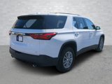 Used 2022 Chevrolet Traverse LT image 3
