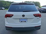 Used 2024 Volkswagen Tiguan SE w/ Panoramic Sunroof Package image 5