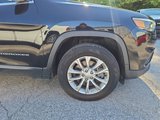 Used 2019 Jeep Cherokee Latitude w/ Cold Weather Group image 2