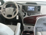 Used 2014 Toyota Sienna XLE image 2