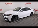 Used 2021 Toyota Camry SE image 3