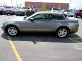 Used 2010 Ford Mustang Convertible image 2
