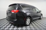 Used 2019 Chrysler Pacifica Touring-L image 3