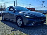 New 2025 Hyundai Elantra SE image 4