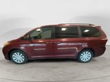 Used 2017 Toyota Sienna XLE image 2