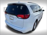 Used 2017 Chrysler Pacifica Touring-L image 3