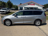 Used 2017 Chrysler Pacifica Touring-L image 2