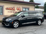 Used 2017 Chrysler Pacifica Touring-L Plus image 3