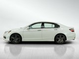 Used 2017 Honda Accord Touring image 2