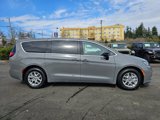 New 2025 Chrysler Pacifica Select image 3