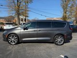 Used 2019 Chrysler Pacifica Limited w/ Advanced Safetytec Group image 2