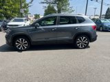 Certified 2022 Volkswagen Taos SE w/ Panoramic Sunroof Package image 4