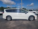 Used 2022 Chrysler Voyager LX image 4