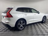 Used 2018 Volvo XC60 T6 Momentum w/ Convenience Package image 2