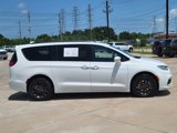 Used 2021 Chrysler Pacifica Limited w/ S Appearance Package image 3