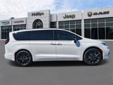 New 2025 Chrysler Pacifica Limited image 2