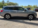 Used 2017 Nissan Pathfinder S image 4