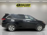 Used 2017 Toyota Highlander Limited image 3