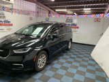 Used 2022 Chrysler Pacifica Touring-L image 2