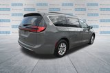 Used 2022 Chrysler Pacifica Touring-L image 4