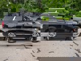 Used 2022 GMC Yukon SLT w/ SLT Premium Package image 2