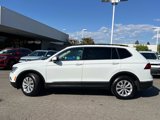 Used 2018 Volkswagen Tiguan SE w/ Panoramic Sunroof Package image 2