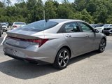 Used 2023 Hyundai Elantra SEL w/ Convenience Package image 3