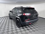 Used 2019 Jeep Cherokee Trailhawk image 3