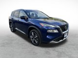 Used 2021 Nissan Rogue Platinum image 3