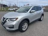 Used 2018 Nissan Rogue SV image 3