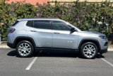 Used 2022 Jeep Compass Latitude image 3