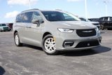 Used 2022 Chrysler Pacifica Touring-L image 2