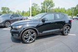 Used 2019 Volvo XC40 T5 R-Design image 3