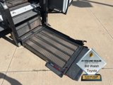 Used 2006 Ford E-350 and Econoline 350 XLT image 2