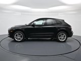 Certified 2025 Porsche Macan image 2