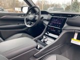 New 2025 Jeep Grand Cherokee Altitude image 6