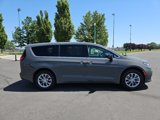 New 2025 Chrysler Pacifica Select image 2