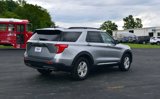 Used 2022 Ford Explorer XLT w/ Equipment Group 202A image 3