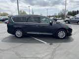 Used 2019 Chrysler Pacifica Touring-L image 3