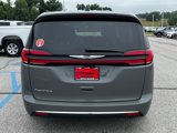 Used 2023 Chrysler Pacifica Touring-L image 5