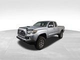Used 2016 Toyota Tacoma SR image 2