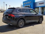 Used 2019 Volkswagen Tiguan SE w/ Panoramic Sunroof Package image 4
